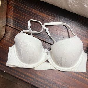 Like new Victoria’s Secret Body Bra